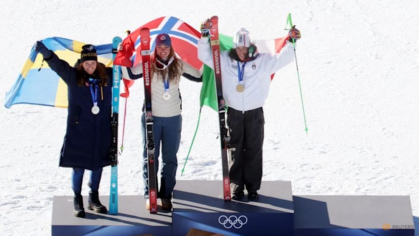 Alpine skiing-Medals are also good for sharing, Norwegian and Swedish rivals agree