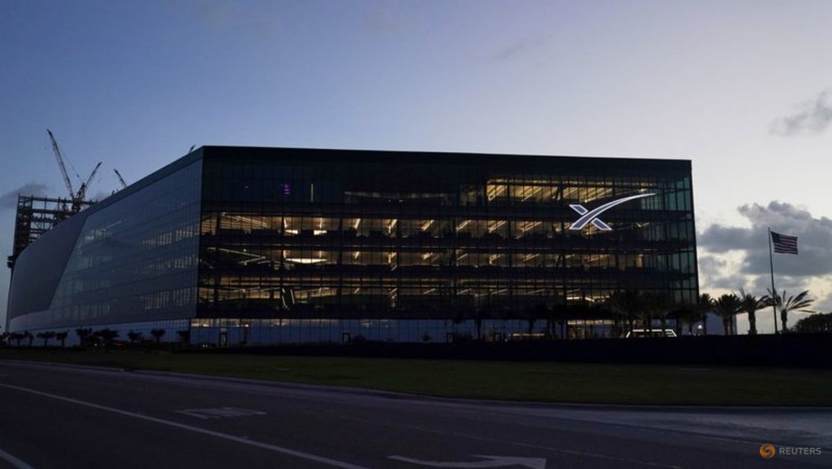 SpaceX launches $25 billion notes offering, source says