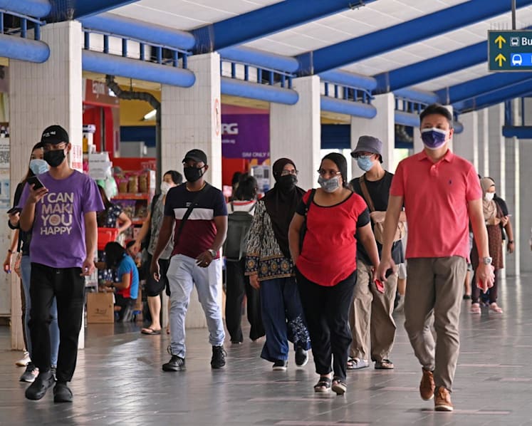 Commentary: Low risk of getting COVID-19 from indoor places – even with masks off
