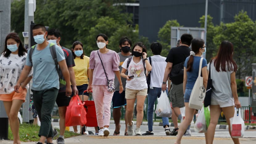 Covid-19: 1,670 new cases and 8 more deaths in Singapore; weekly infection growth rate at 0.81