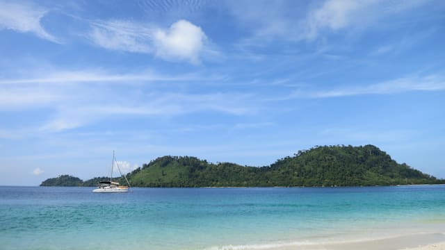 丽贝岛：被时间遗忘的蓝色梦境