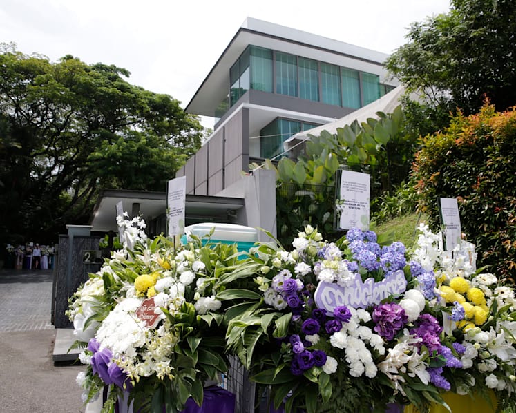 Tributes pour in for property tycoon Kwek Leng Joo at his wake