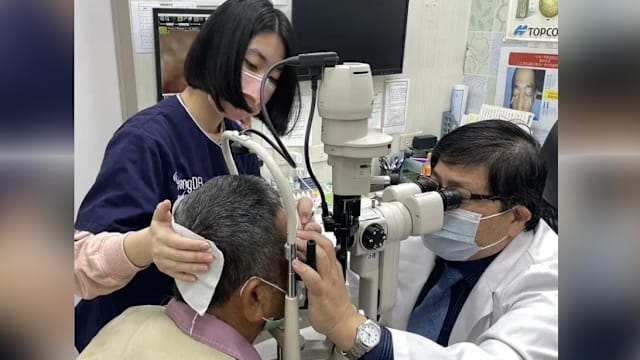 台男午睡遭蜘蛛钻入眼球 还带数百颗蜘蛛卵