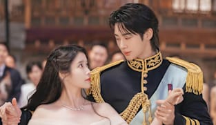 IU minta maaf atas kontroversi drakor Perfect Crown: 'Aku malu pada diriku sendiri'