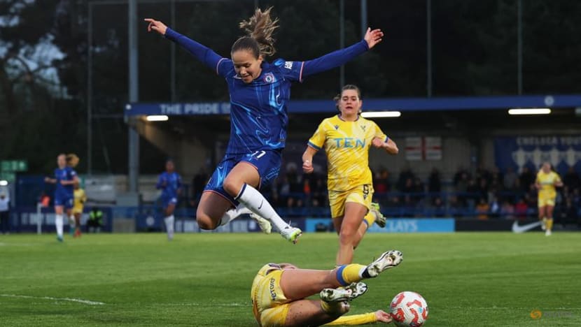 Chelsea close in on WSL title after 4-0 win over Crystal Palace