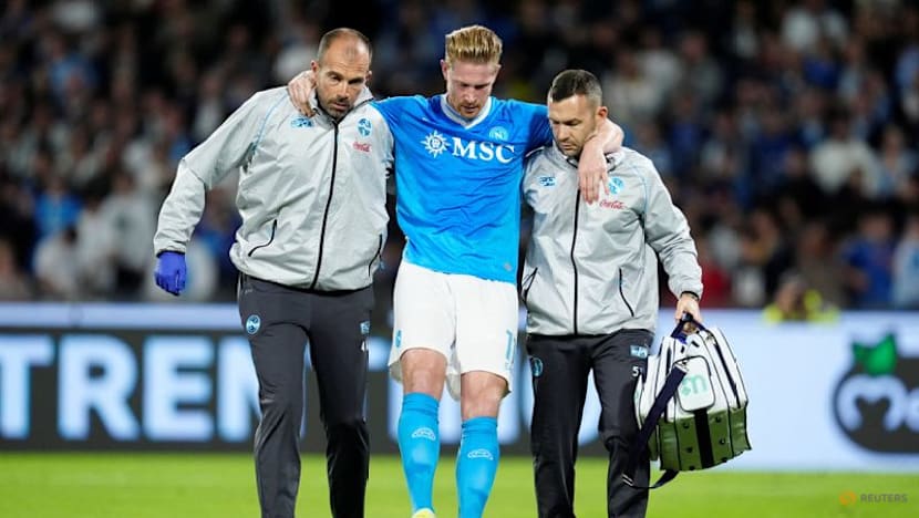 De Bruyne scores and limps off as Napoli beat Inter to move top