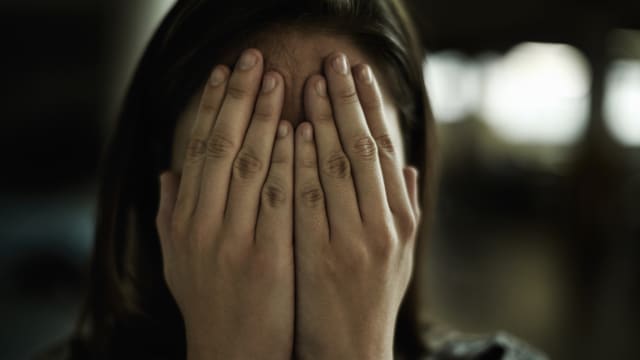 站陌生女子门前自慰 男子被判监两周 