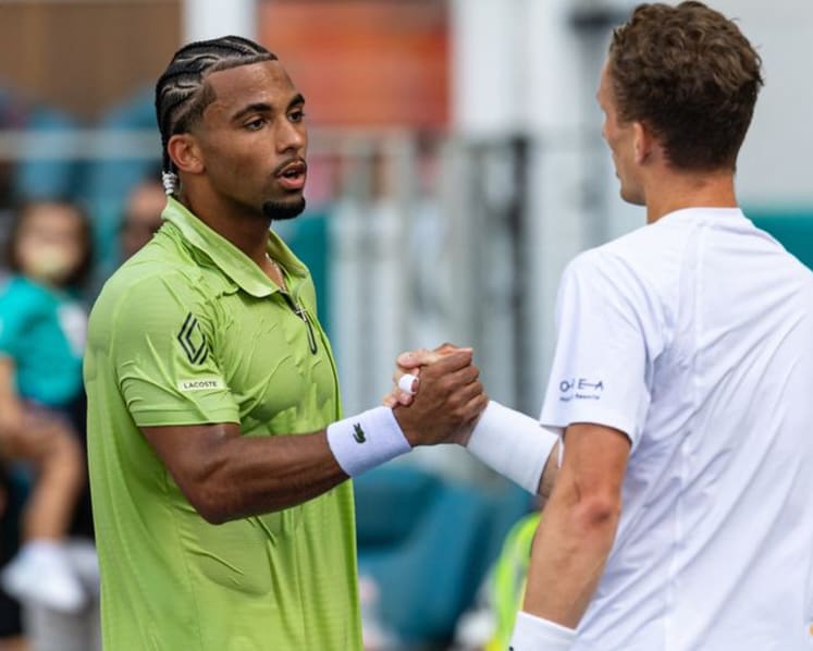 Sinner on doorstep of 'Sunshine Double' after beating Zverev in Miami
