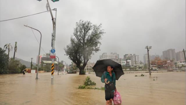 台风山陀儿吹袭台湾带来狂风暴雨 造成4死700伤