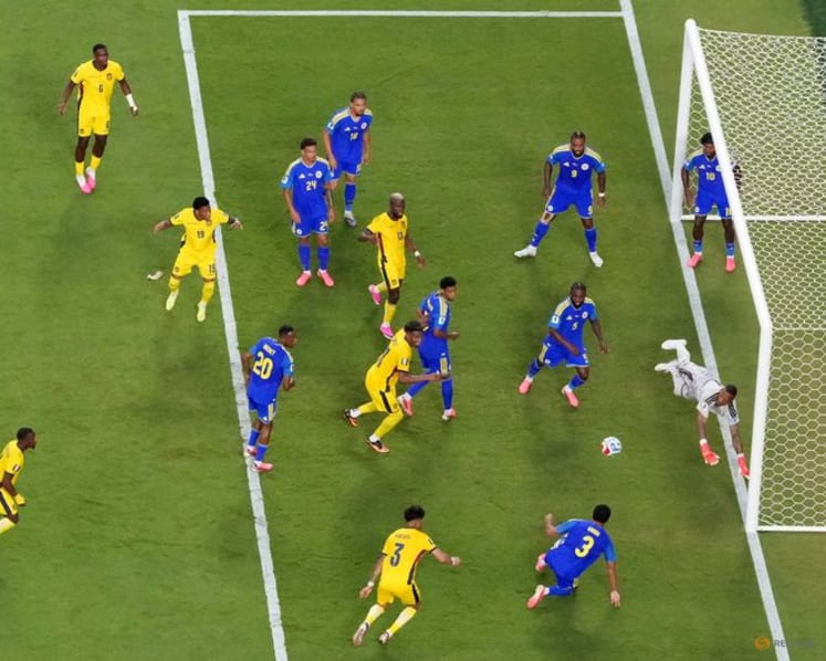 Fifteen saves, one point: Room leads Curacao to World Cup history