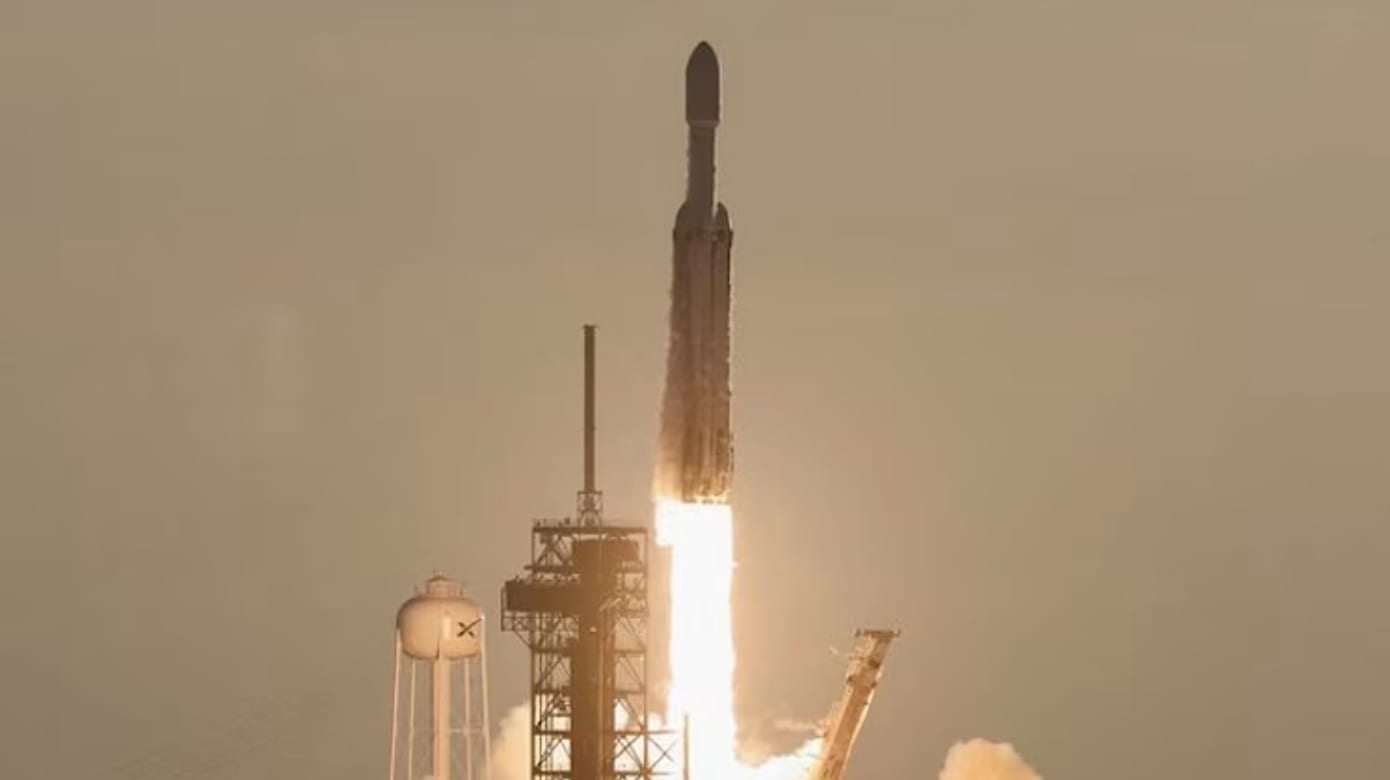 NASA成功发射罗曼太空望远镜 探索暗物质