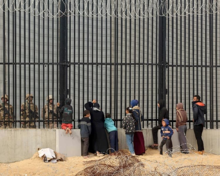 Egyptian soldier killed by Israelis near the Rafah border crossing