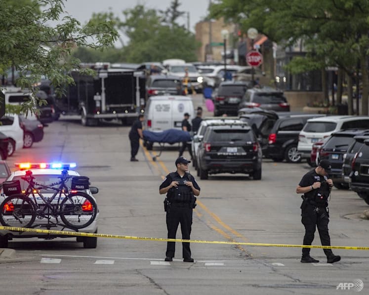 At least 6 dead in shooting at Independence Day parade in Chicago suburb