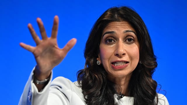 报道：英国首相已要求内政大臣离职