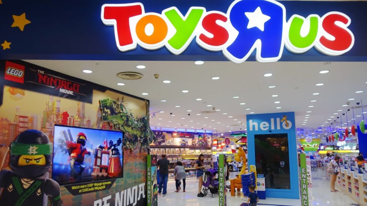 Toy r us city square top