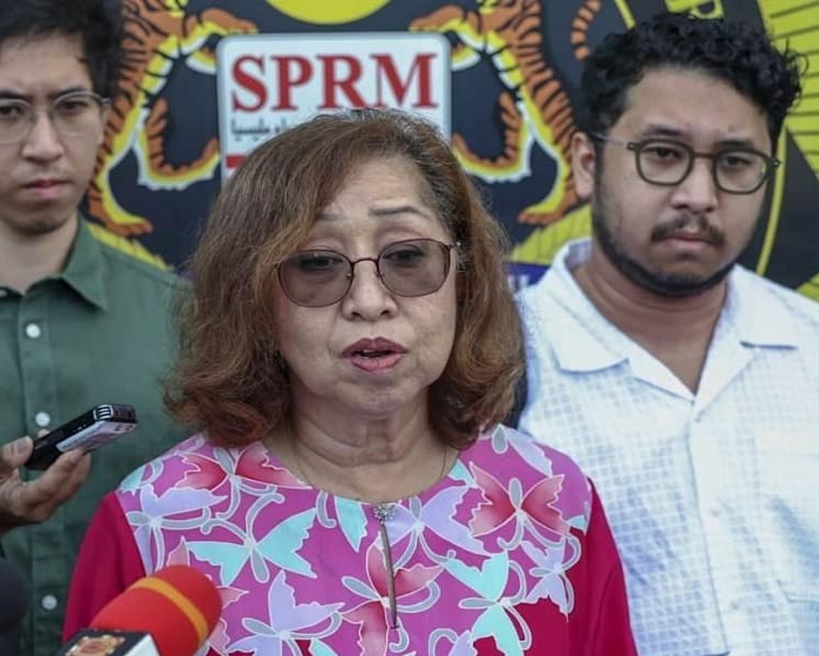 Wife and sons of former Malaysian finance minister Daim Zainuddin assisting in anti-graft investigations