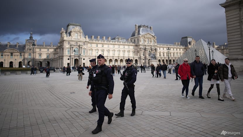 France arrests five new suspects in Louvre heist probe: Prosecutor France arrests five new suspects in Louvre heist probe: Prosecutor