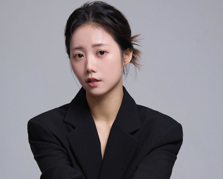 Mediacorp artiste Gladys Bay wins Outstanding Asian Star award for Singapore at Seoul International Drama Awards