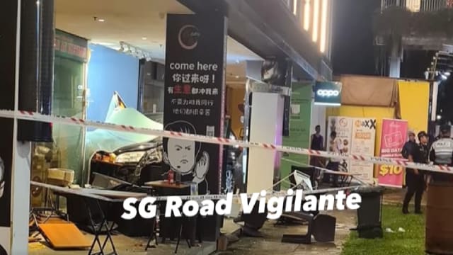 司机涉酒驾撞毁芽笼小吃店 店员送院