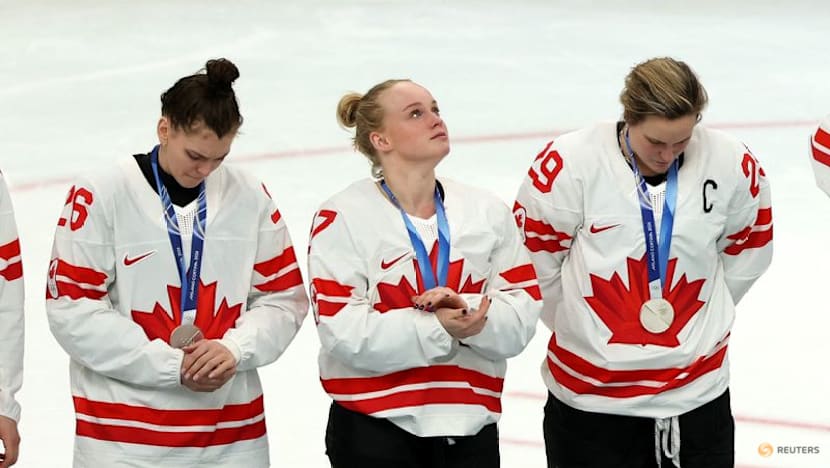 Ice hockey-Poulin urges team to take pride despite silver