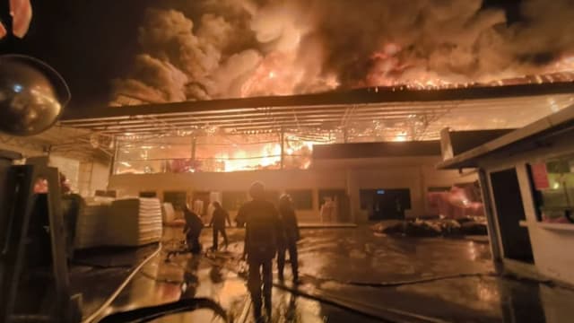 马国雪州炼油厂大火  三员工疑逃生不及命丧火场