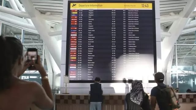 印尼峇厘岛多地停电 连机场也遭殃