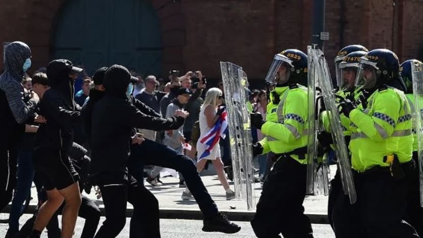 Puluhan diberkas susuli rusuhan ganas di Britain atas pembunuhan 3 remaja perempuan