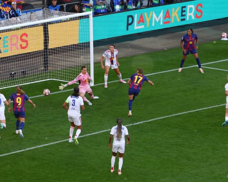 Barcelona power to 4-0 women's Champions League final win over Lyon