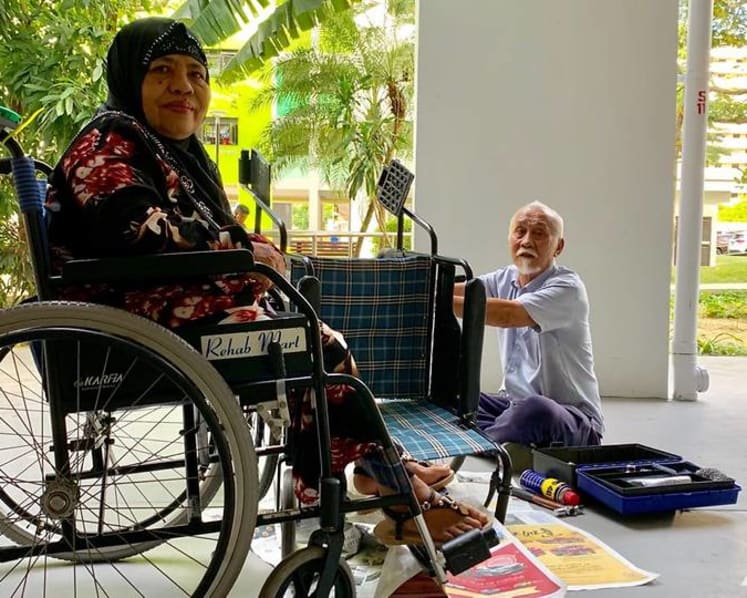 Lending a hand and making new friends, one wheelchair at a time 