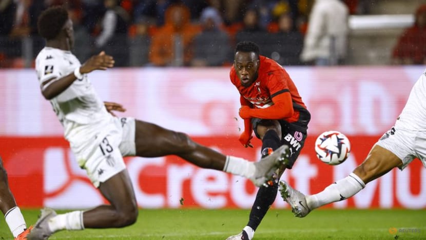 Forest sign French striker Kalimuendo from Rennes