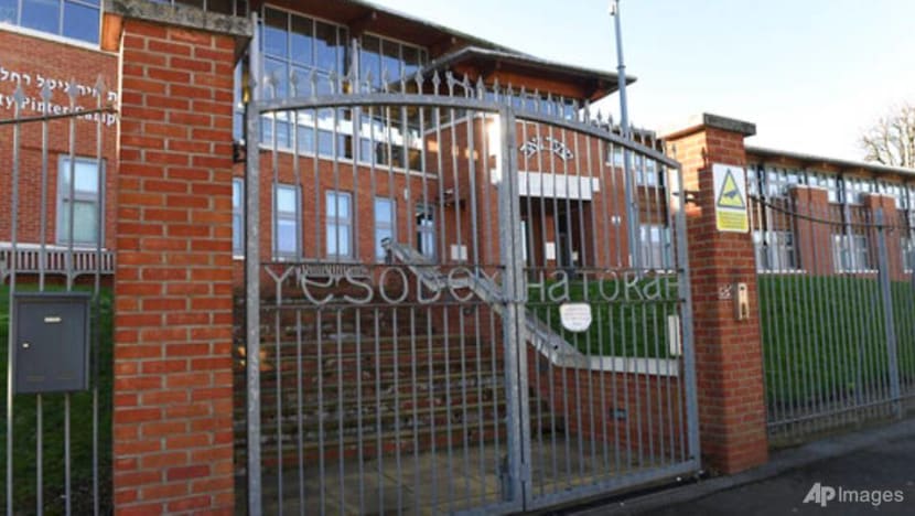 UK police break up COVID-19 lockdown-flouting wedding with 400 guests