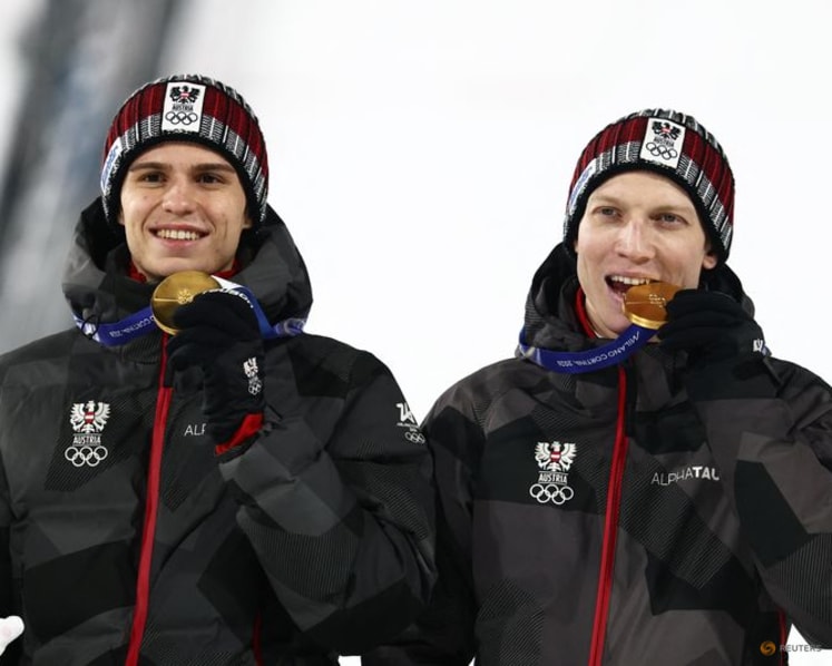 Ski jumping-Austria prevail in chaotic super team final disrupted by snow