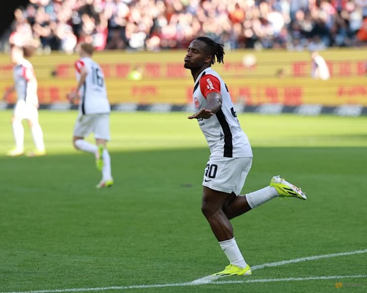 Former Chelsea striker Batshuayi joins Abha