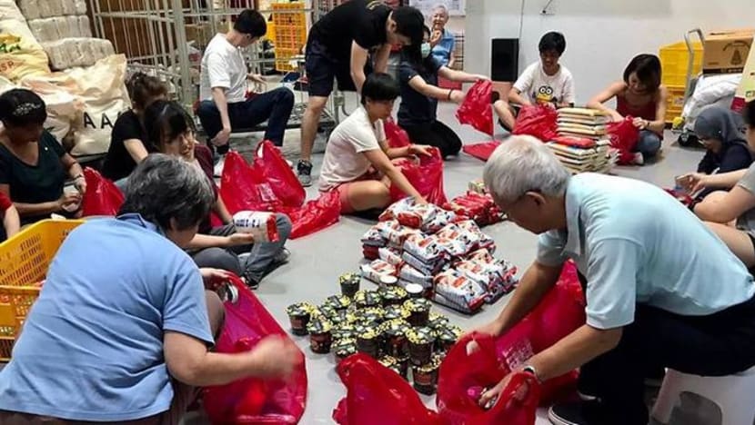 Bantuan datang mencurah susuli rayuan badan amal; namun kutipan wang tunai tetap mencabar
