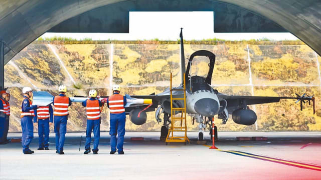 台湾空军基地发生意外 女地勤遭战机吸入身亡