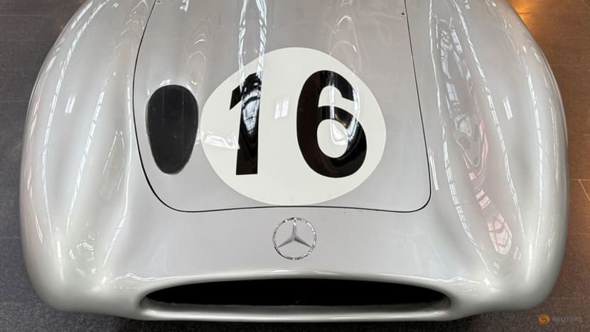 Mercedes 1955 'streamliner' set to smash F1 record at auction