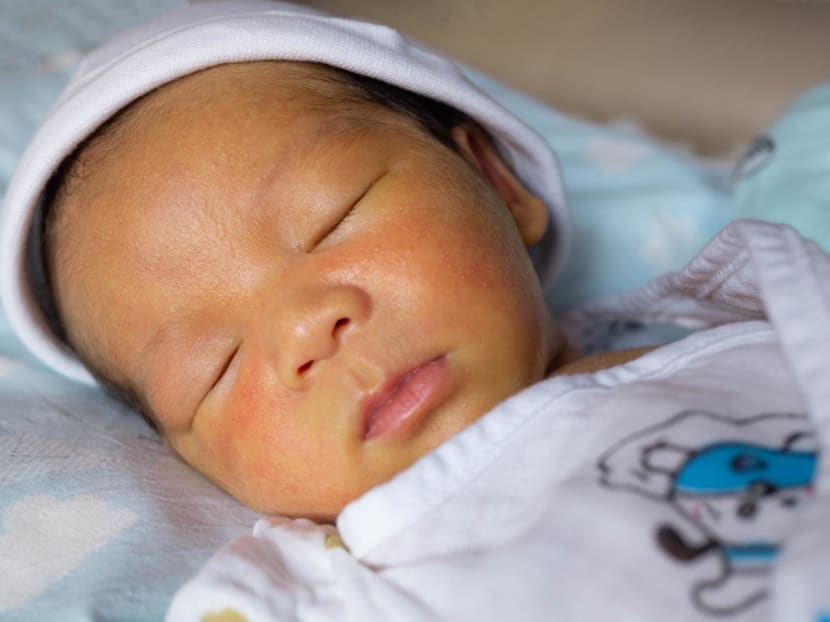 What all parents need to know about infant jaundice: Sunbathing, home treatment, beer bathing myths and more