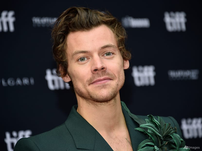 Singer Harry Styles thanks One Direction bandmates on final day of Wembley Stadium concert