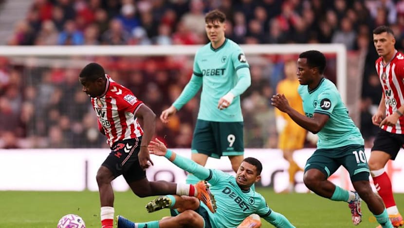 Sunderland soar as promoted sides rewrite Premier League script