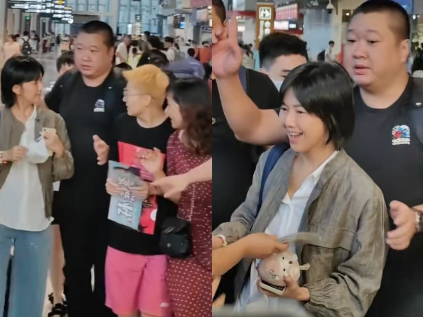 Stefanie Sun greeted by fans at overseas airport looks surprised and receives praise for being 'down-to-earth'