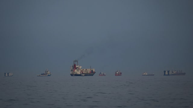 吕特：绝对相信北约能重开霍尔木兹海峡