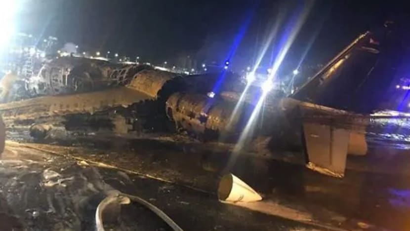 Lapan maut selepas pesawat bawa pesakit terhempas di Manila Lapan maut selepas pesawat bawa pesakit terhempas di Manila