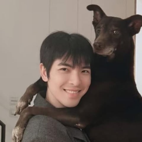 演出前收到爱犬去世噩耗,萧敬腾、Summer泪洒舞台,悲痛心情震撼人心!