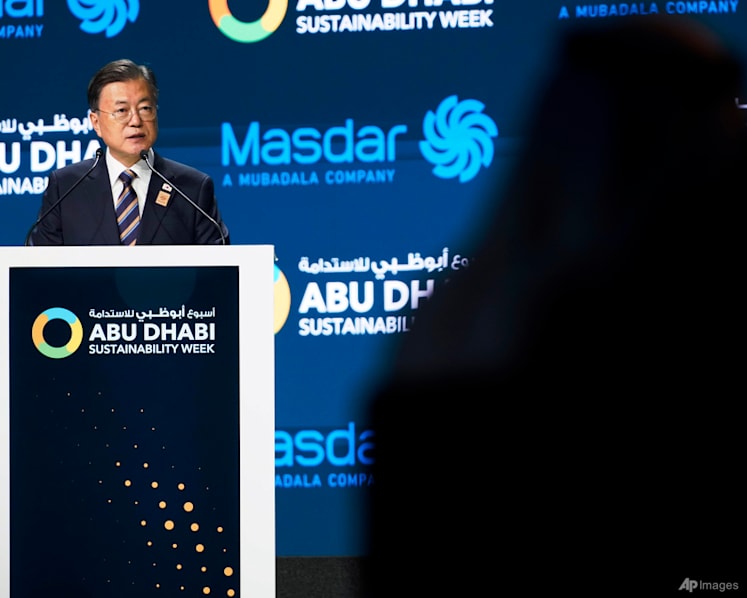 From oil-rich UAE, South Korea president vows climate action