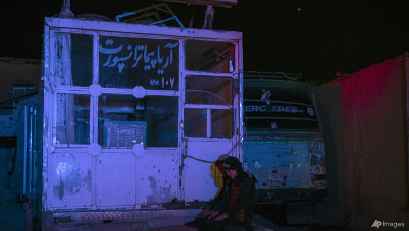 Desperation drives thousands of Afghans a day across borders Desperation drives thousands of Afghans a day across borders