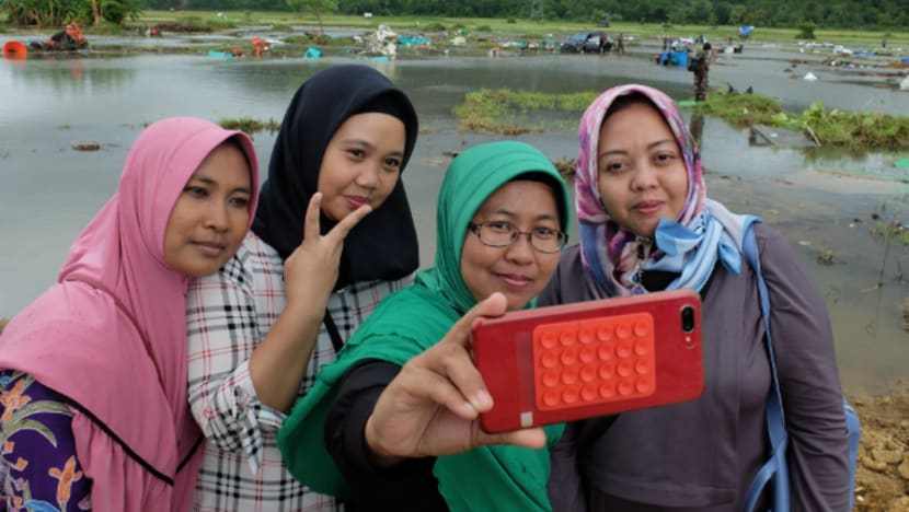 Patutkah tempat dibadai tsunami jadi tempat 'selfie'?