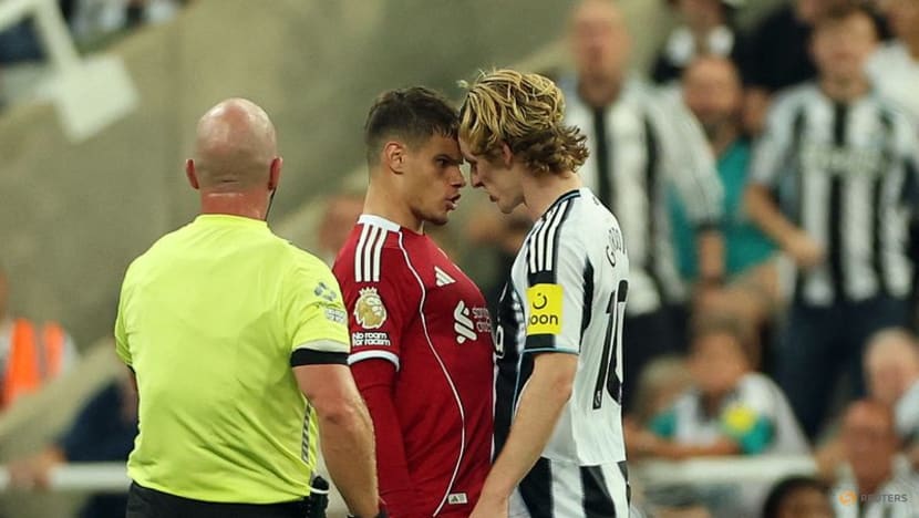 Newcastle's Gordon apologies for red card against Liverpool