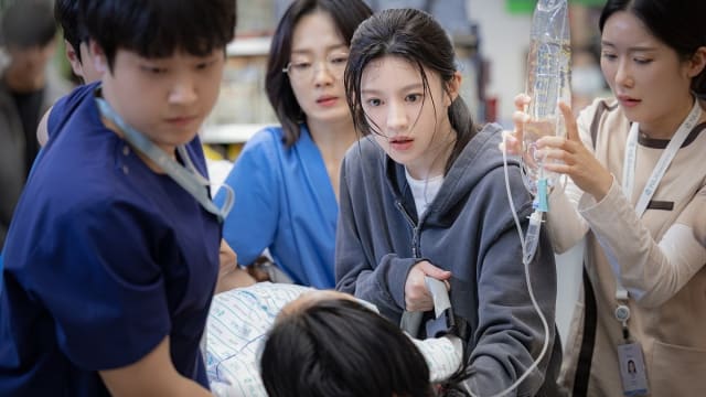 高允贞主演“Hospital Playlist”外传不敌舆论　被无限期延播