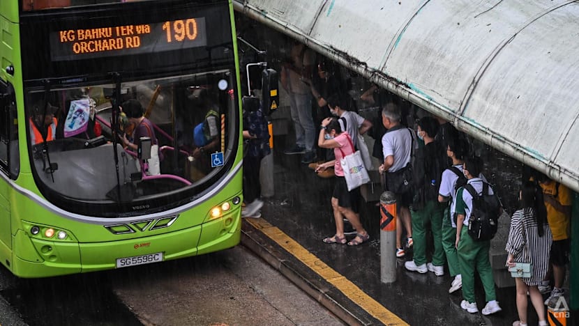 Starting pay for new local bus captains to rise by S$450 with government funding
