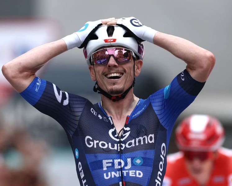 Gaudu wins Vuelta stage three as Vingegaard retains red jersey